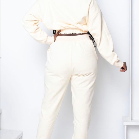 Ofuure jogger set with cropped sweatshirt and jogger - Picture 3 of 6